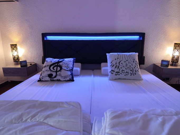 Bedroom 2, Le Tau, Bouches-du-Rhône