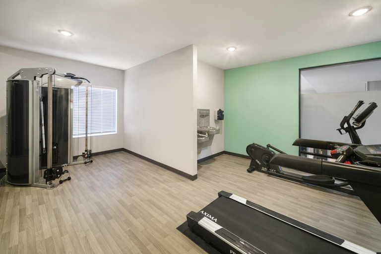 2, Echo Suites Extended Stay by Wyndham Middleburg, Clay
