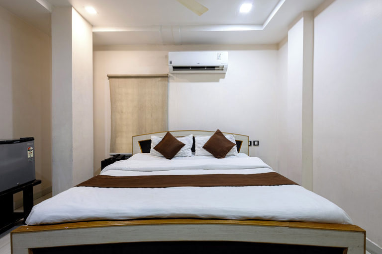 Room 2, Hotel Aditya Grand, Guntur