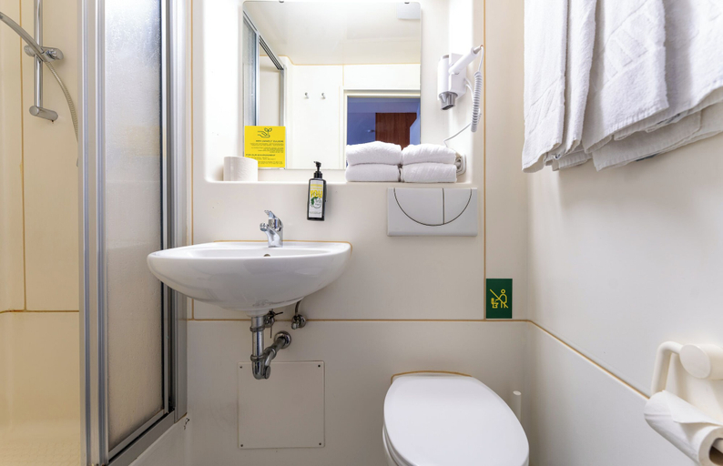 Bathroom 4, SLEEEP Hotel Sattledt, Wels Land