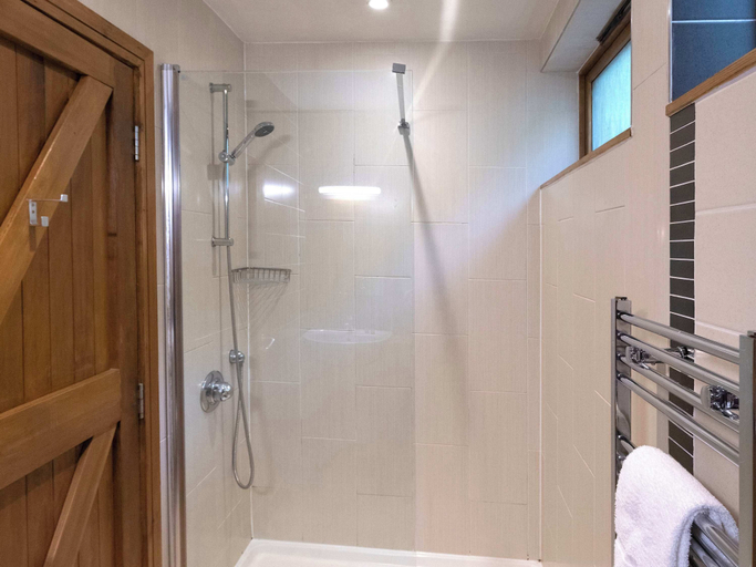 Bathroom 2, Keldy Forest - Forest Holidays, North Yorkshire