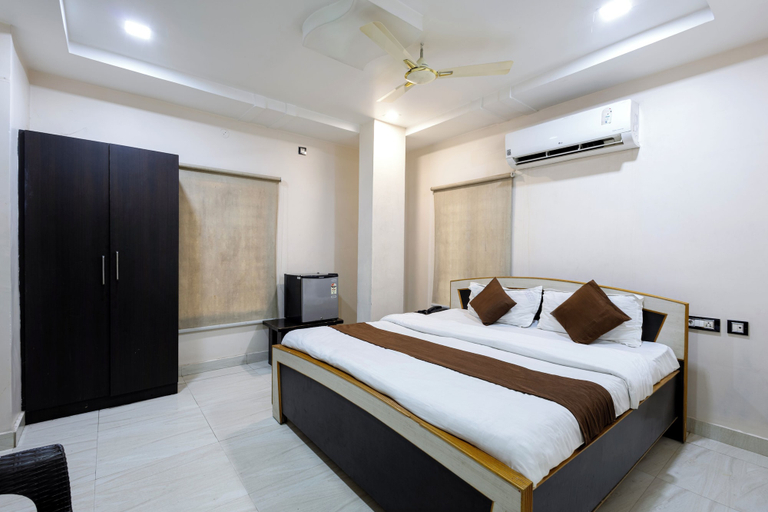 Room 3, Hotel Aditya Grand, Guntur