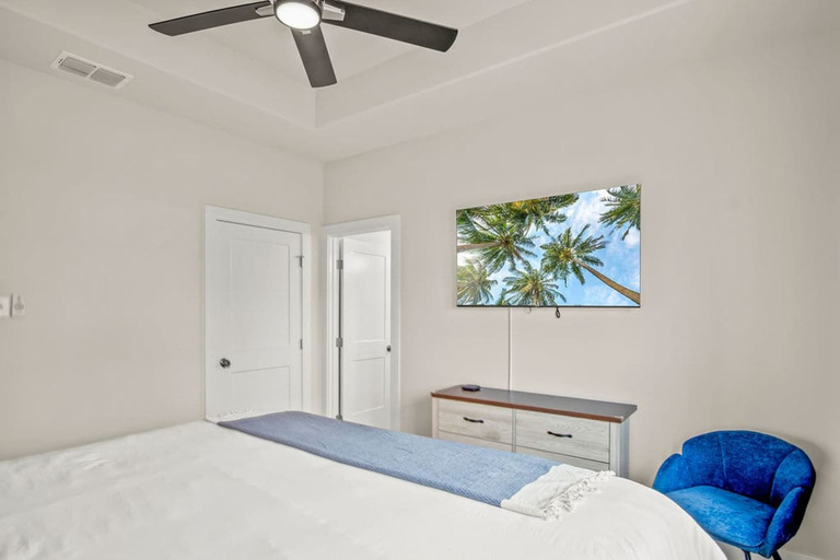 Room 2, Latitude Adjustment Boat Slip Walk to Beach Pool, Nueces