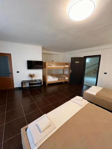 Room 5, PARADISE Laguna Vain, Lezhës