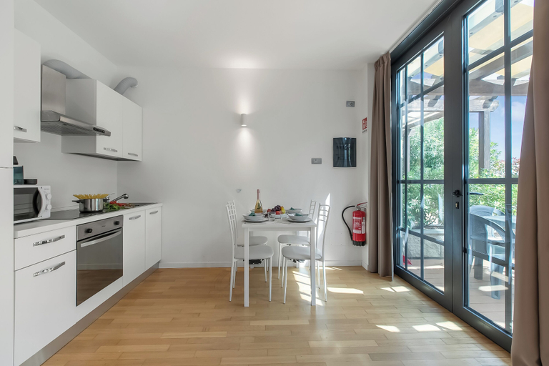 Private kitchen 5, Mediterranea Apartments, Savona