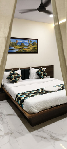 Room 4, Hotel Royal Plaza, Surat