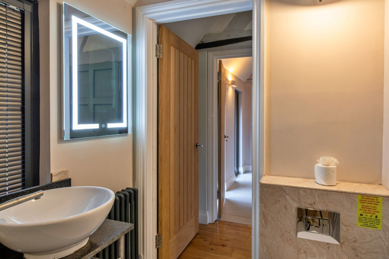 Bathroom 4, Charming Cottage for 4 in Dorset, Dorset