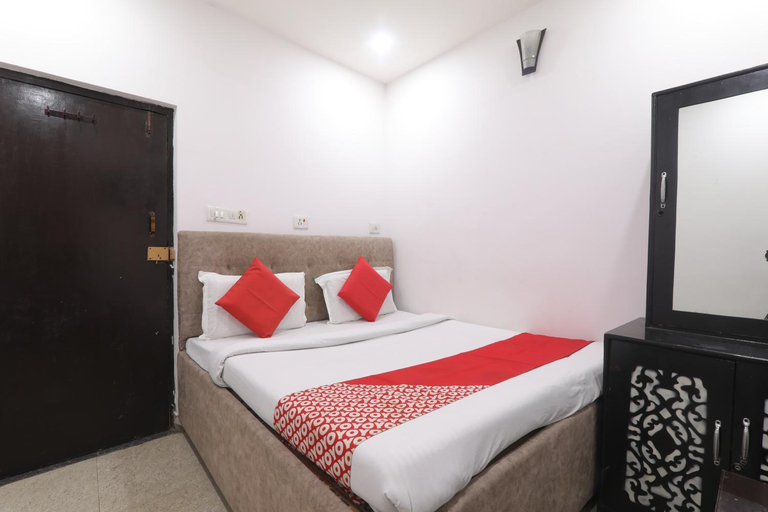 2, Hotel Metro, Lucknow