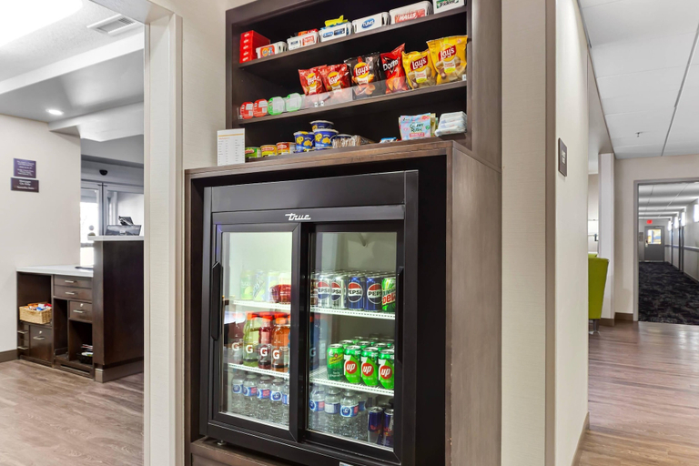 Food & Drinks 5, Comfort Inn & Suites Red Deer North, Division No. 8