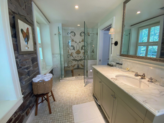 Bathroom 3, Golden Pheasant Inn, Bucks