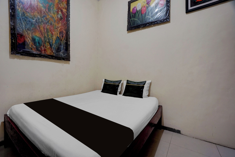 Room 3, OYO 95290 Incess Diana Syariah, Probolinggo