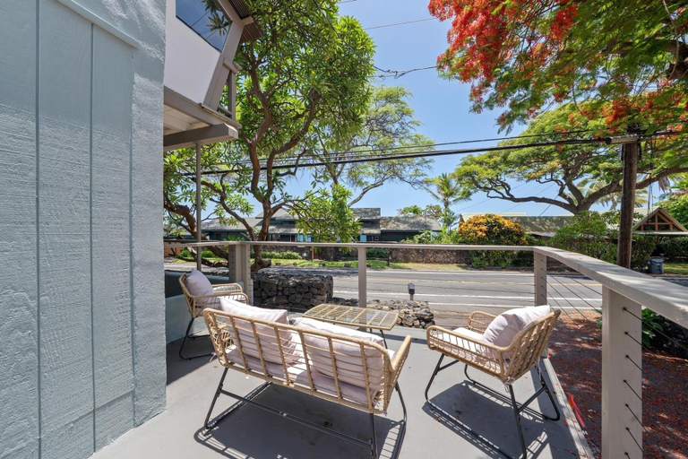 Terrace/patio 4, Big Island Kahaluu Surf Boutique #3 2 Bedroom Apts