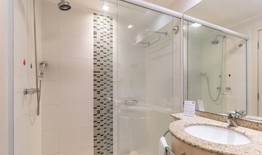 Bathroom 5, Studio in Seaside Resort Jurere Beach Jbv165, Florianopolis
