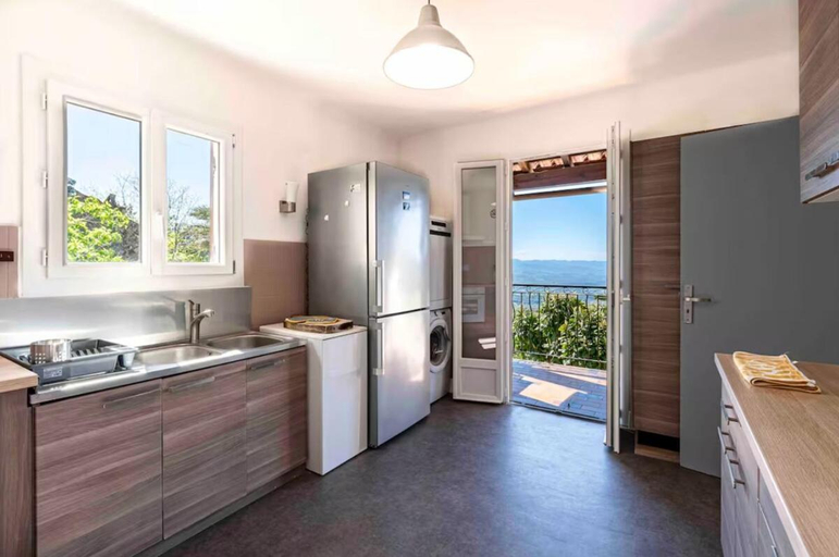 Others 5, Alta Vista , villa avec piscine privee et vue exceptionnelle pres d'Ajaccio, Corse-du-Sud