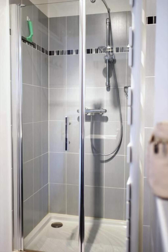 Bathroom 5, Le Coin des Artistes, Eure
