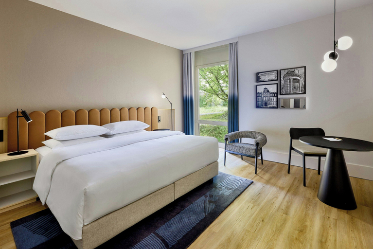 Bedroom 2, Sheraton Offenbach Hotel, Offenbach am Main