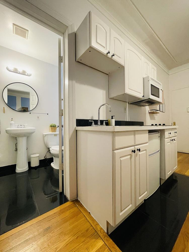 Others 5, Midtown Suite New York, New York