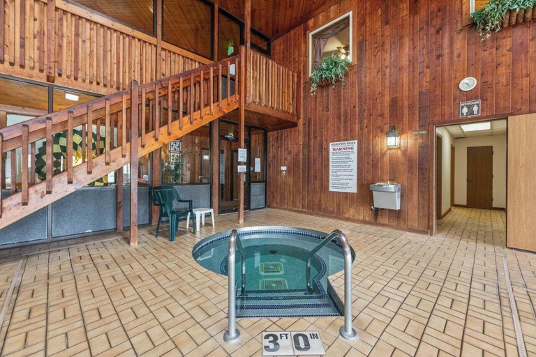 Exterior & Views, Iron Ridge Inn Motel, Dodge