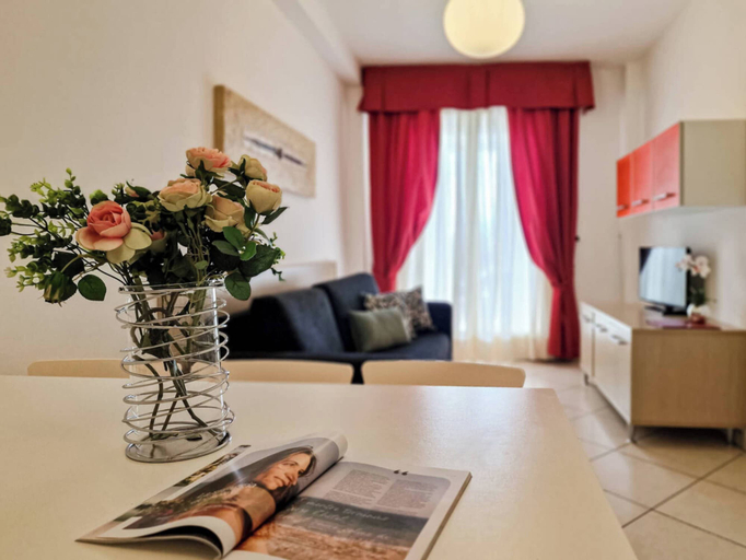 Living room 5, Flat Featuring a Large Sun-filled Terrace, Venezia