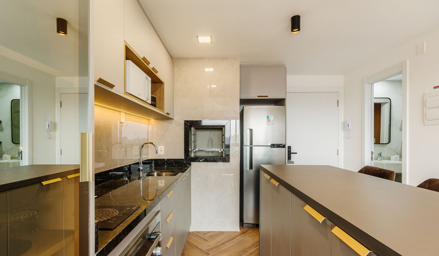 Private kitchen 4, Modern Apt w/ Bbq & Garag. POA Air1414, Porto Alegre