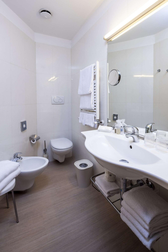 Bathroom 5, Best Western Hotel Porto Antico, Genova