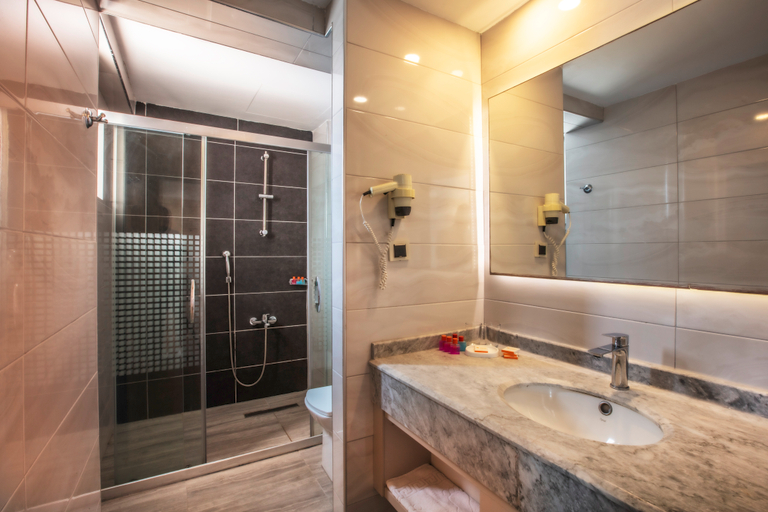 Bathroom 5, Palmin Hotel, Kuşadası