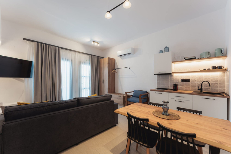 Room 2, Chalkidiki Serene Retreat With Private Parking, Central Macedonia
