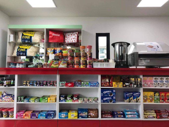 Food & Drinks, Penthouse Apartments, K. Nikhom Pattan