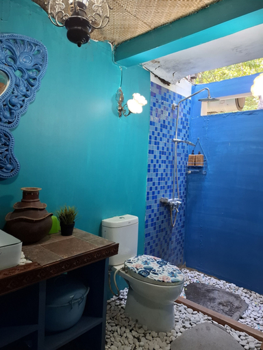 Bathroom 5, Bleu Verde i am colors, Lombok