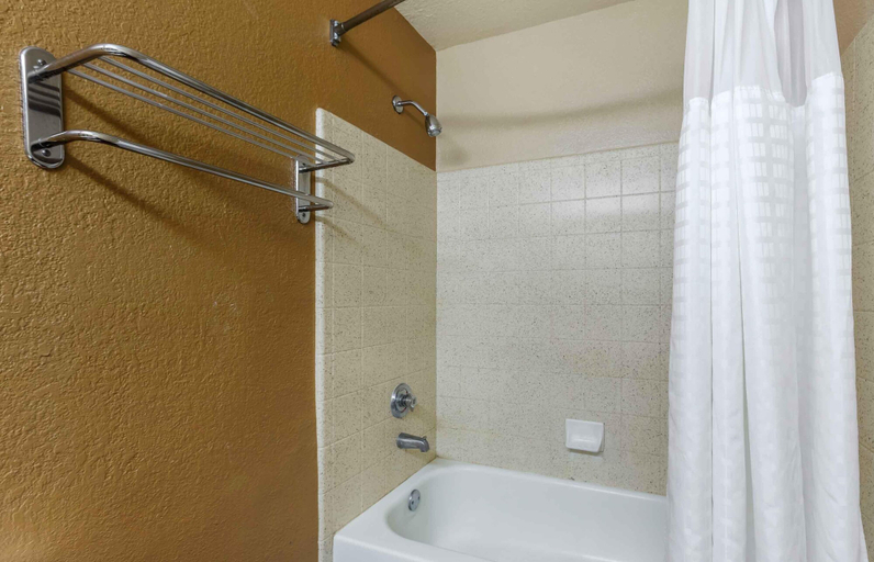 Bathroom 4, Extended Stay America Select Suites Atlanta Perimeter Hammon, Fulton