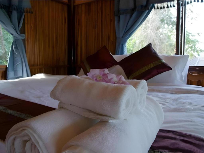 Bedroom 2, Lom Rak Resort, Suan Phung