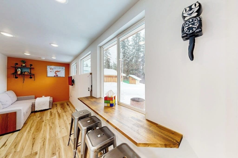 Interior 5, Container-home Cottage Near Alyeska & Double Musky, Anchorage