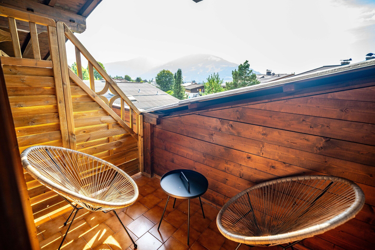 Balcony 4, Spacious Group Accommodation in Saalfelden, Zell am See