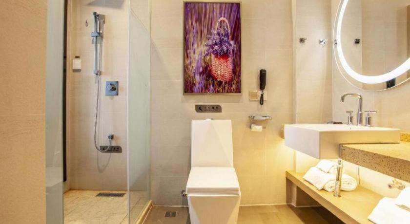 Bathroom 4, Lavande Hotels·Jinzhong Walmart, Jinzhong