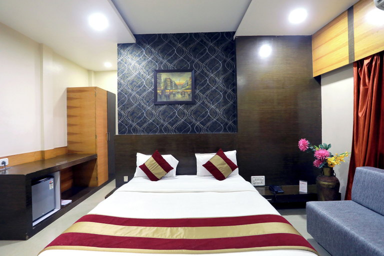 Room 5, Shree Khedapati International Hotel, Dewas