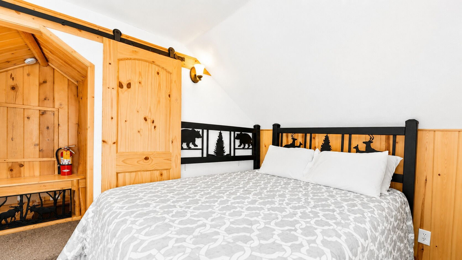 Bedroom 2, Boulder Bear, San Bernardino