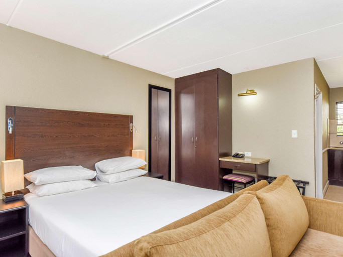 Bedroom 3, Mercure Hotel Bedfordview, Ekurhuleni