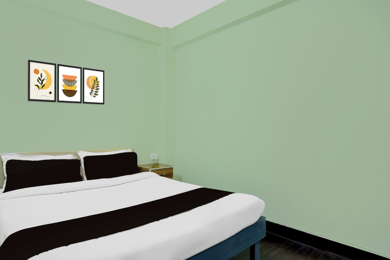 Room 5, Collection O SRS Residency, East Khasi Hills