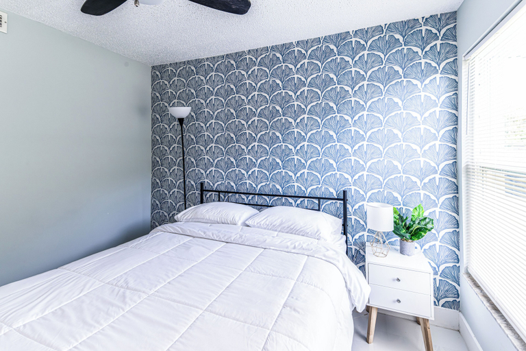Room 5, Lakeside Oasis Fort Myers, Lee