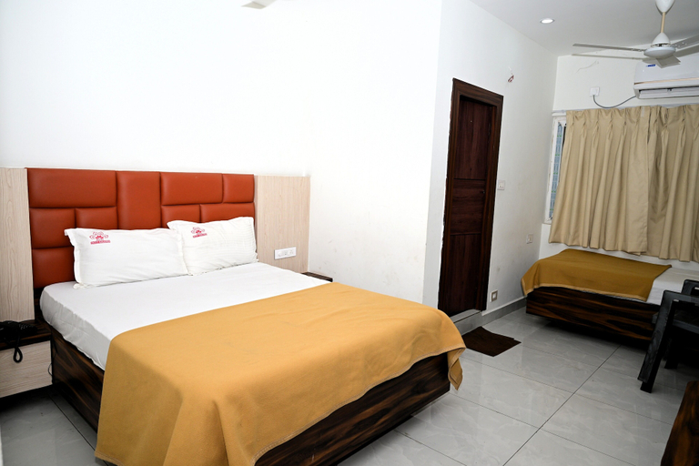 Room 5, Hotel Divigrand, Krishna
