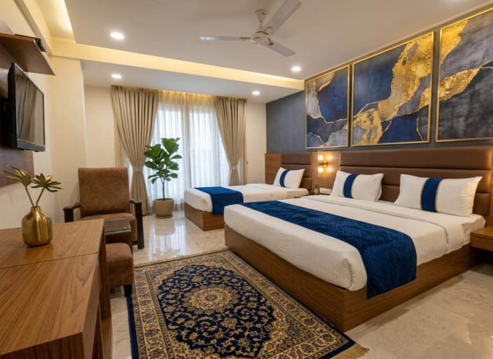 Bedroom 2, Airport Hotel The Capitol, Delhi