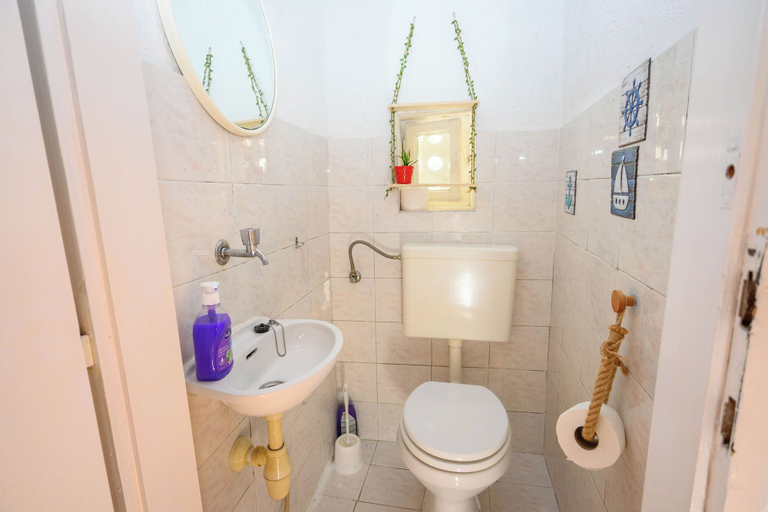 Bathroom 5, House Arija, Novi Vinodolski