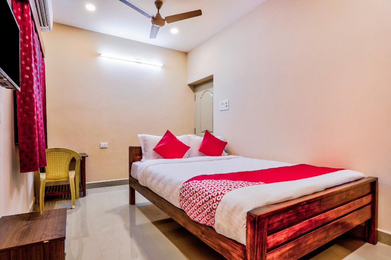Bedroom 3, Grand Ocean Inn, Puducherry