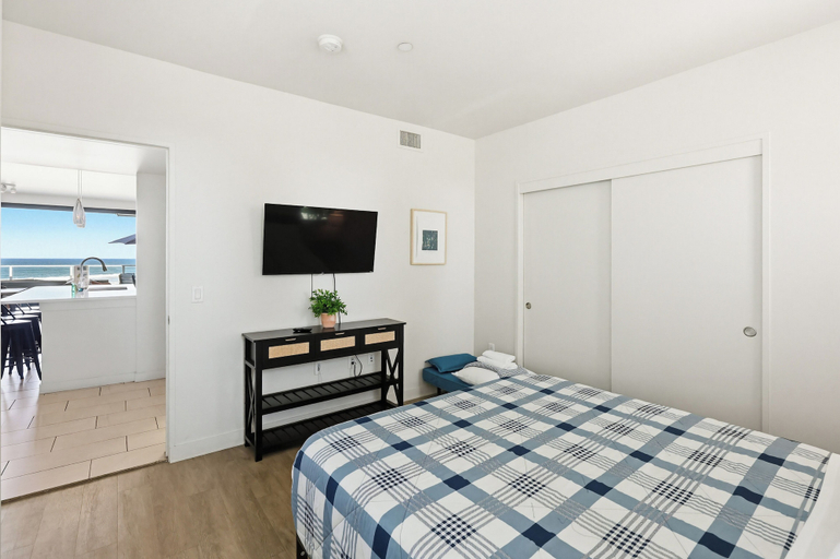 Room 3, Ocean Park Combo 9 & 10, San Diego