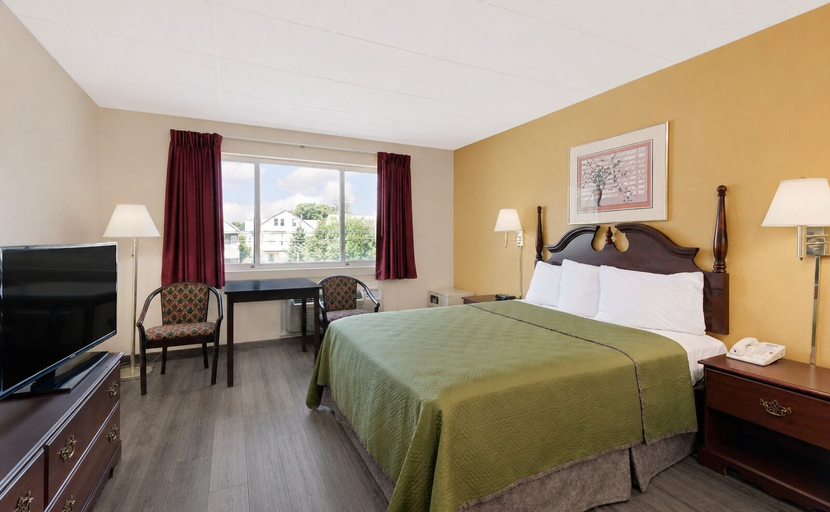 Bedroom 5, Lincoln Way Inn, Franklin