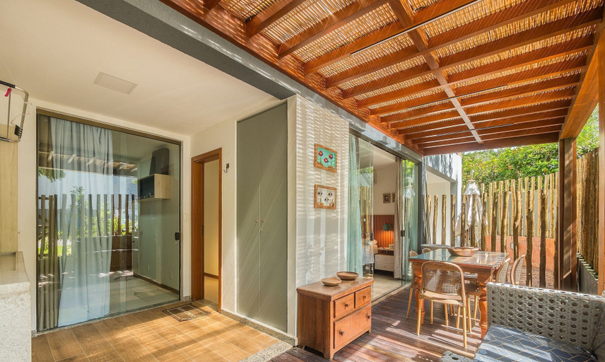 Outdoor dining 2, House w/ Balcony and 2 Bedrooms - Imbassai Sov0002, Mata de São João
