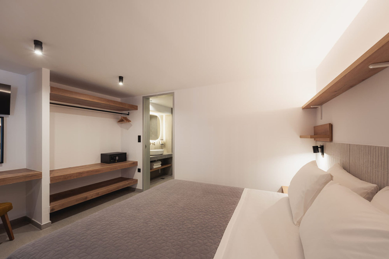 Room 3, Chalkidiki Serene Retreat With Private Parking, Central Macedonia