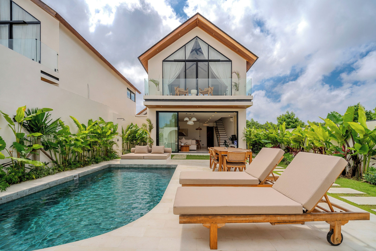 Private pool, Aintrazy Villa by Betterplace, Badung