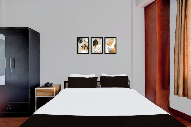 Room 4, Collection O SRS Residency, East Khasi Hills