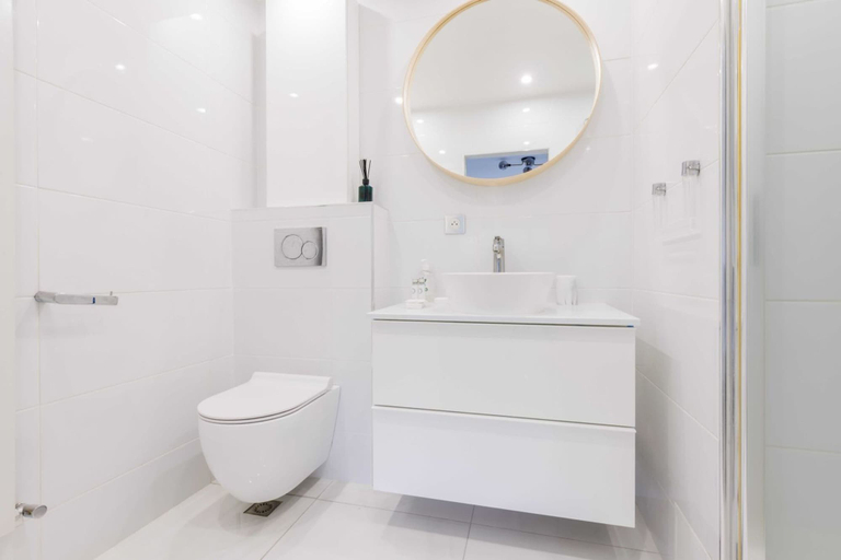 Room 5, A Haven of Peace in Neuilly sur Seine, Hauts-de-Seine